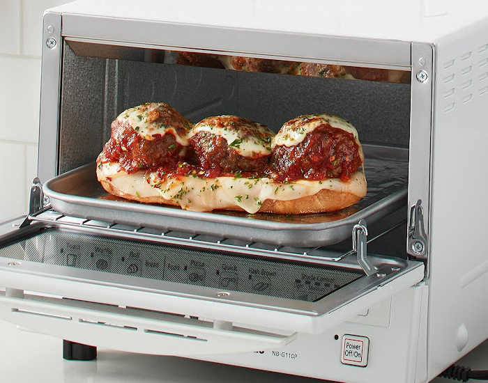 <img src="173_best toaster oven airfryer combo-12.jpg" alt="Panasonic FlashXpress Toaster Oven">
