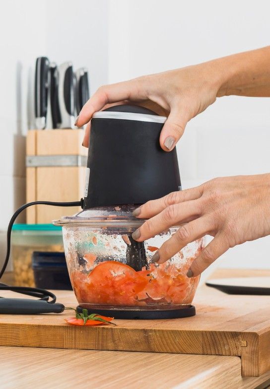 Food Chopper vs Food Processor – What's The Difference? 
