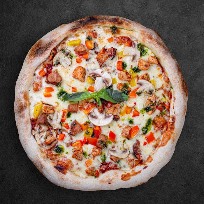 BBQ Chicken Pizza: Classic Summer BBQ Taste Without All The Fuss