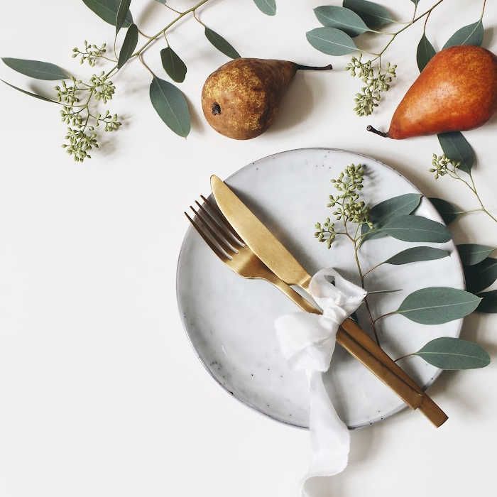 How To Set The Modern Thanksgiving Table Decor: Helpful Ideas For You