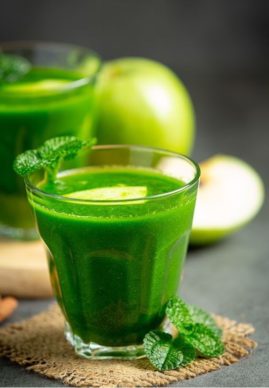 5 Apple Smoothie Recipes For When You're Bored Of Regular Old Apple Juice