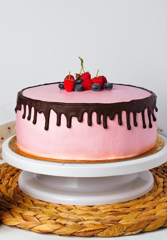 Indulge In Deliciousness: Make A Light And Fluffy Chocolate Raspberry Cake