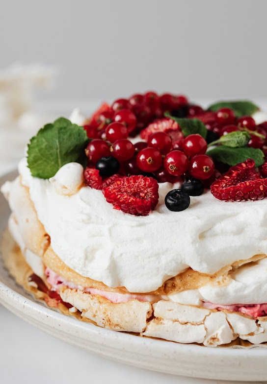 Pavlova Cake Recipe: Make This Delicious & Dedicated Dessert This Holiday