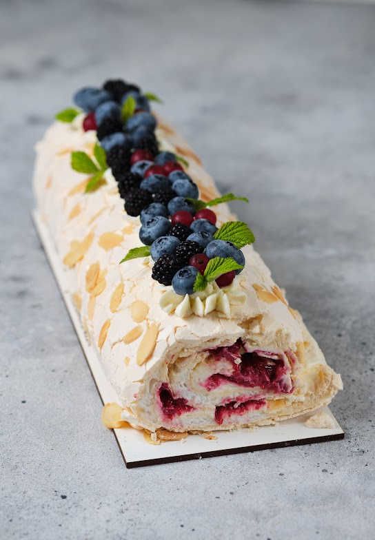 Make Your Perfect Holiday Dessert: Meringue Roulade For Beginners